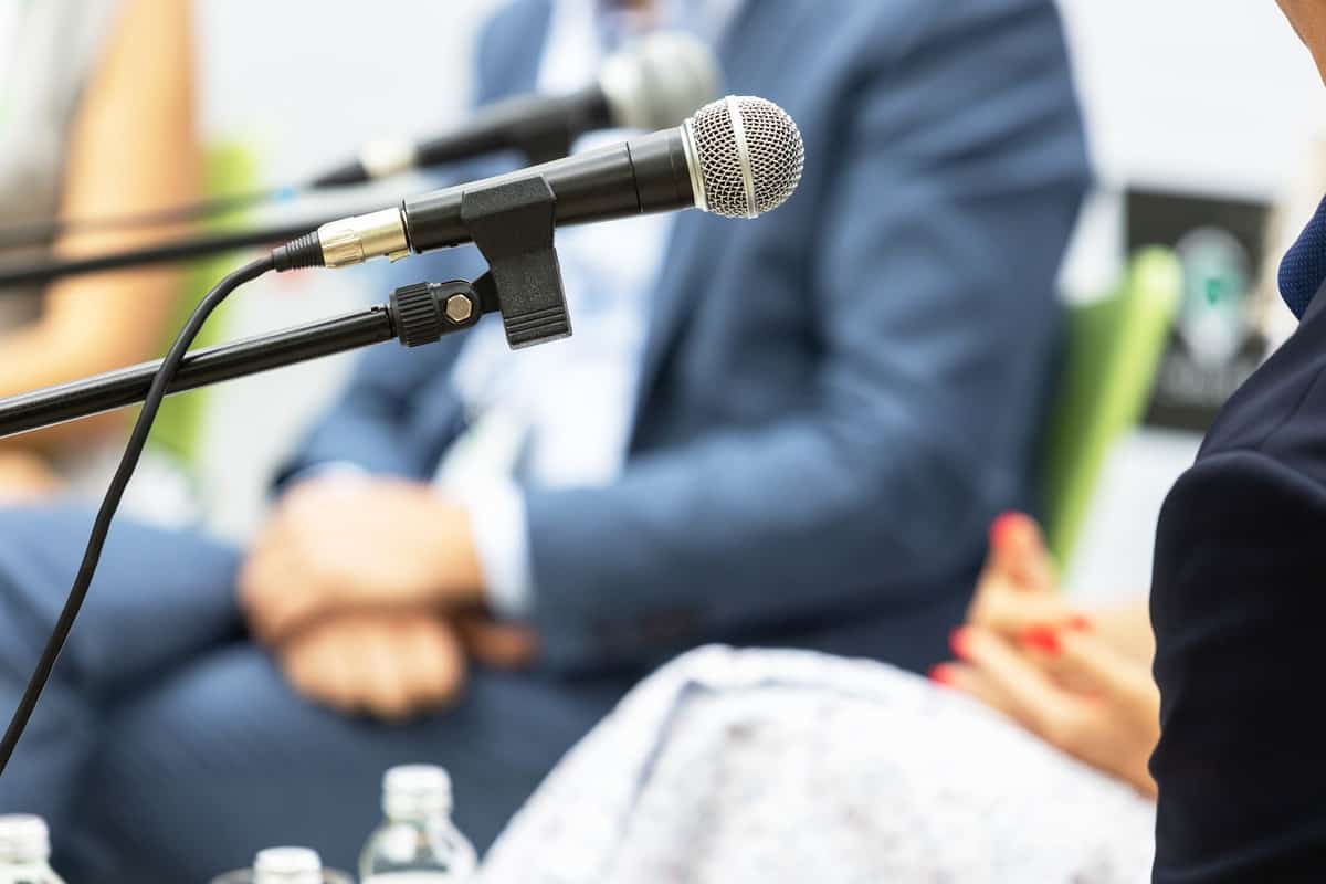 Microphones on a roundtable